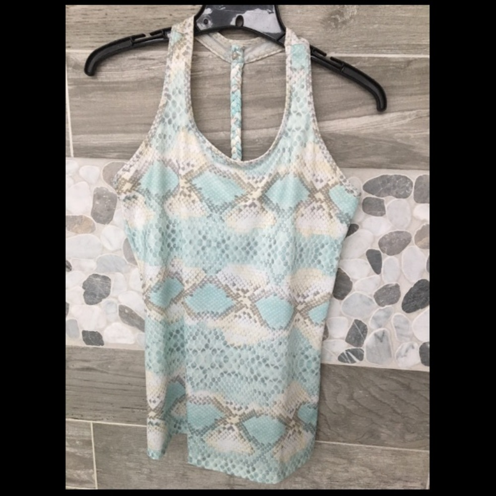 M/L - EUC Aqua snakeskin athletic tank